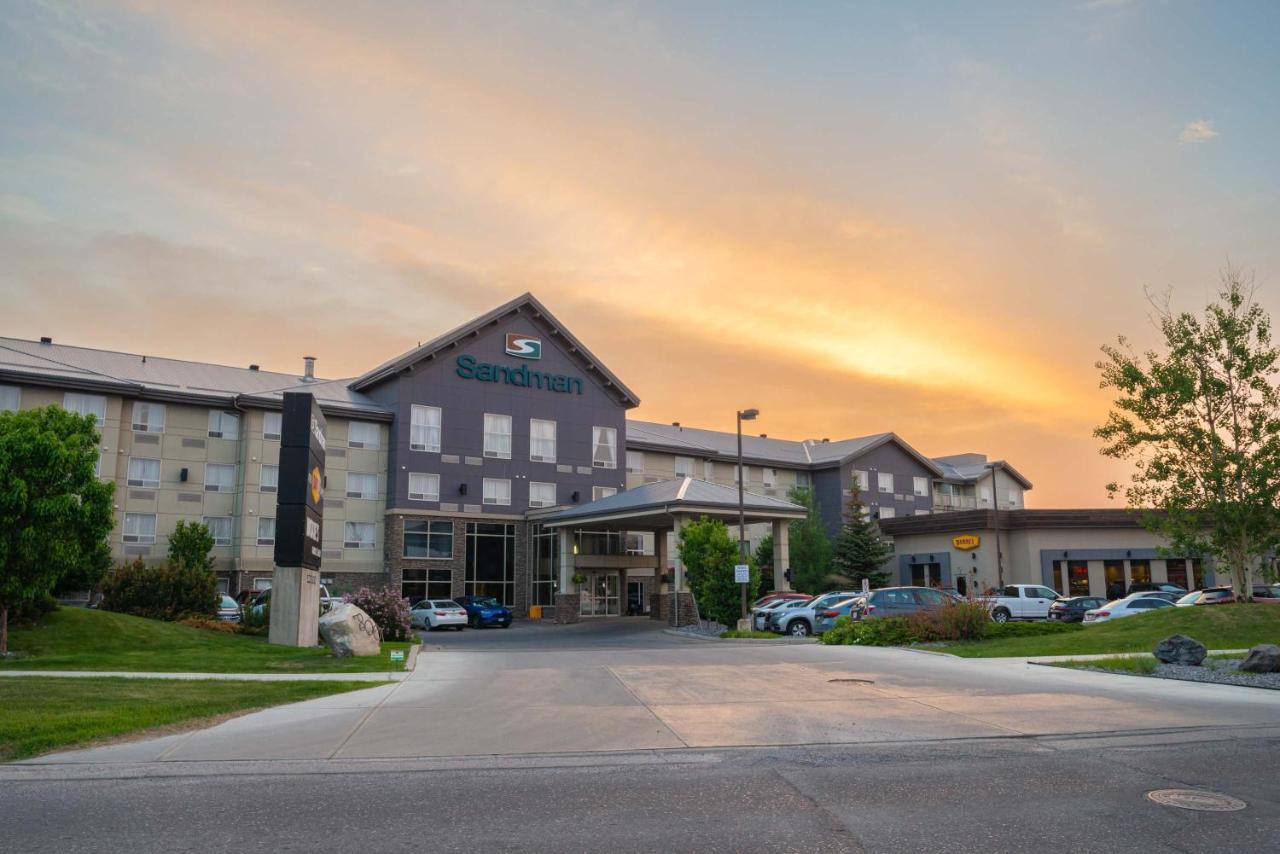 Sandman Hotel & Suites Calgary South Exterior photo