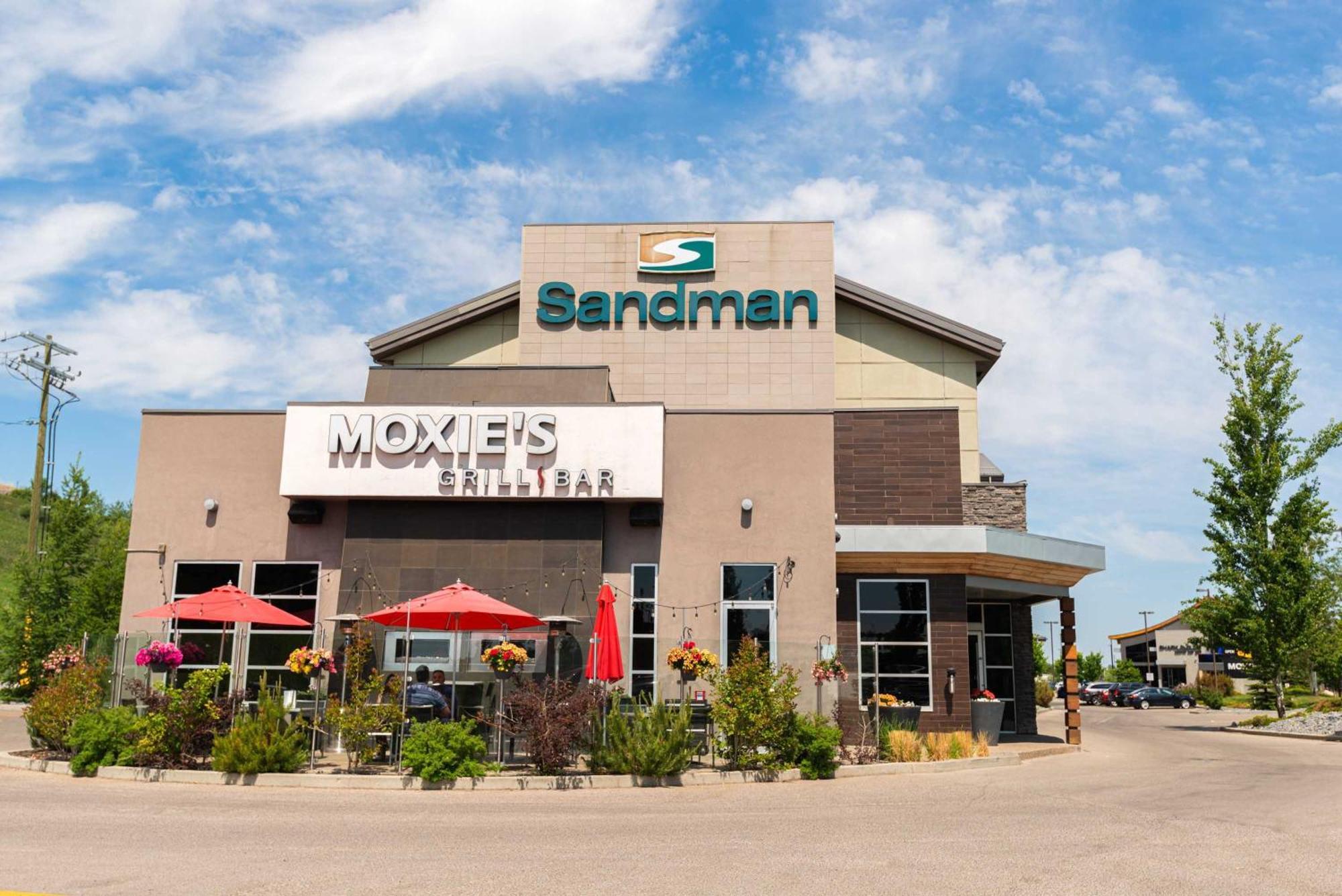 Sandman Hotel & Suites Calgary South Exterior photo